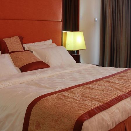 Royal Nick Hotel Lashibi Buitenkant foto