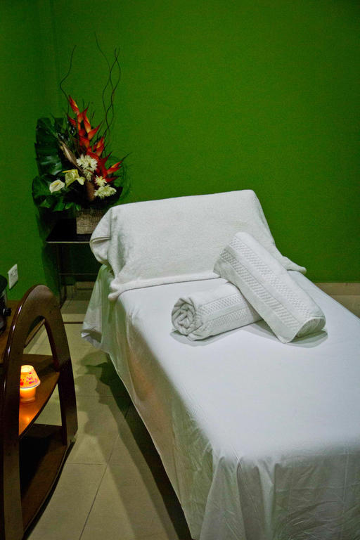 Royal Nick Hotel Lashibi Buitenkant foto