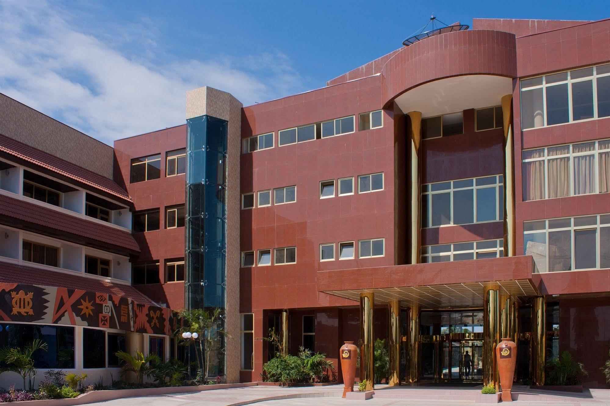 Royal Nick Hotel Lashibi Buitenkant foto