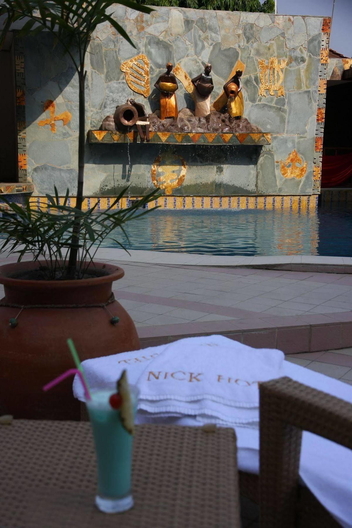 Royal Nick Hotel Lashibi Buitenkant foto