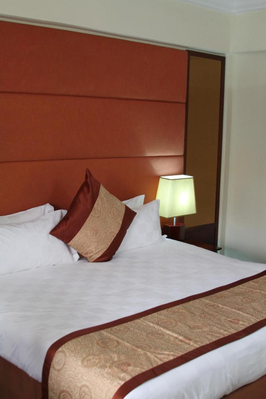 Royal Nick Hotel Lashibi Buitenkant foto