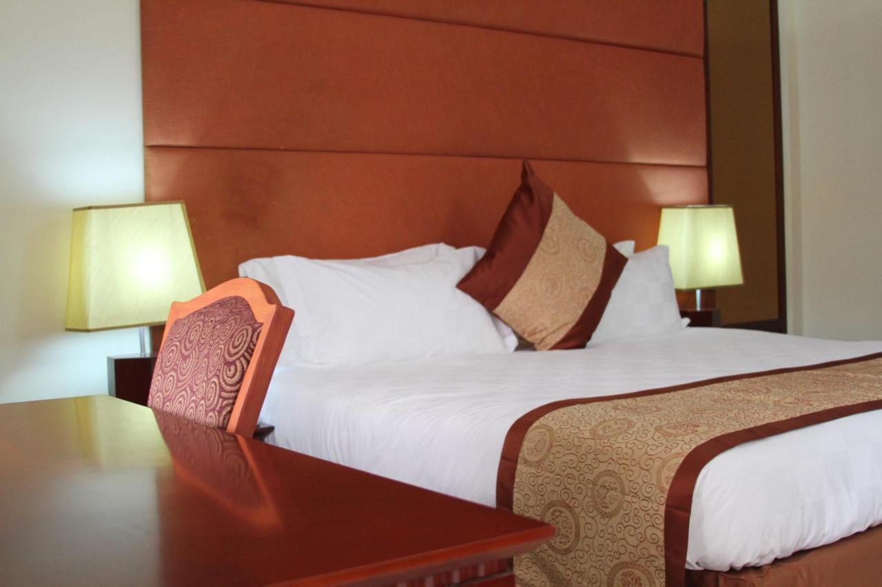 Royal Nick Hotel Lashibi Buitenkant foto